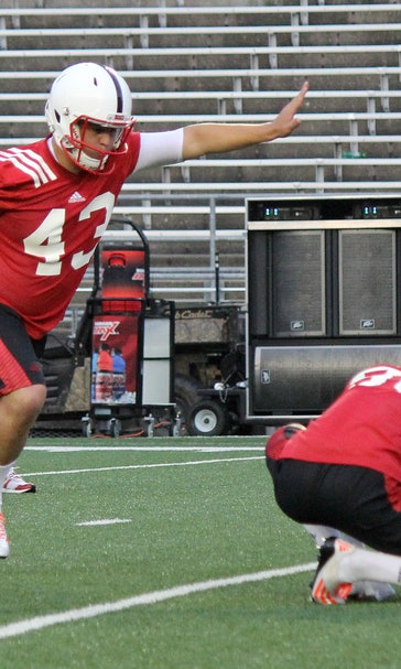 Badgers kicker Gaglianone brings big leg, Brazilian flair